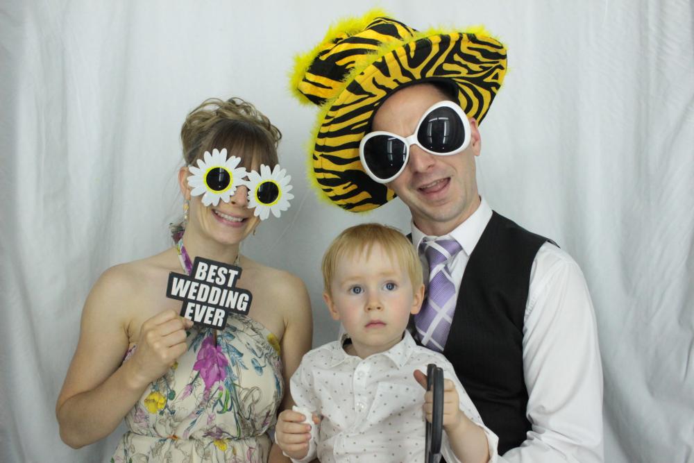 Laura & Oliver | View more photos from the event at gallery.myphotoboothexperience.co.uk/u/MyPhotoBoothExperienceLtd/Laura-Oliver